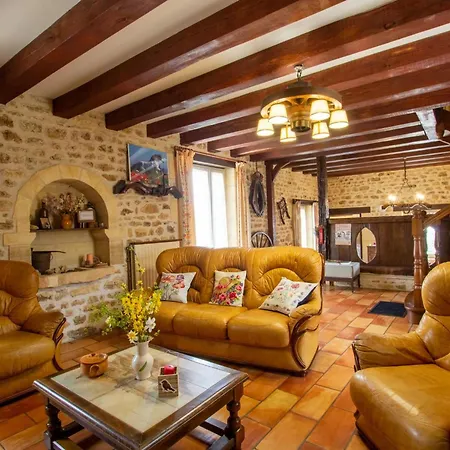 Летний дом Charmante Maison En Pierre Avec Jardin Et Cheminee, Animaux Acceptes - Fr-1-616-174 La Mouthe