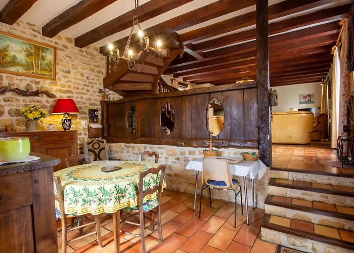 Charmante Maison En Pierre Avec Jardin Et Cheminee, Animaux Acceptes - Fr-1-616-174 * La Mouthe